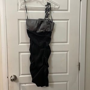 Blondie nights, one sleeve formal dress. Black and grey.
